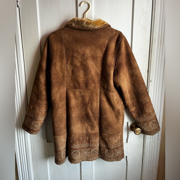 London Fog Faux Shearling coat-Brown Suede w/embroidered Trim & plush lining - Picture 4 of 7